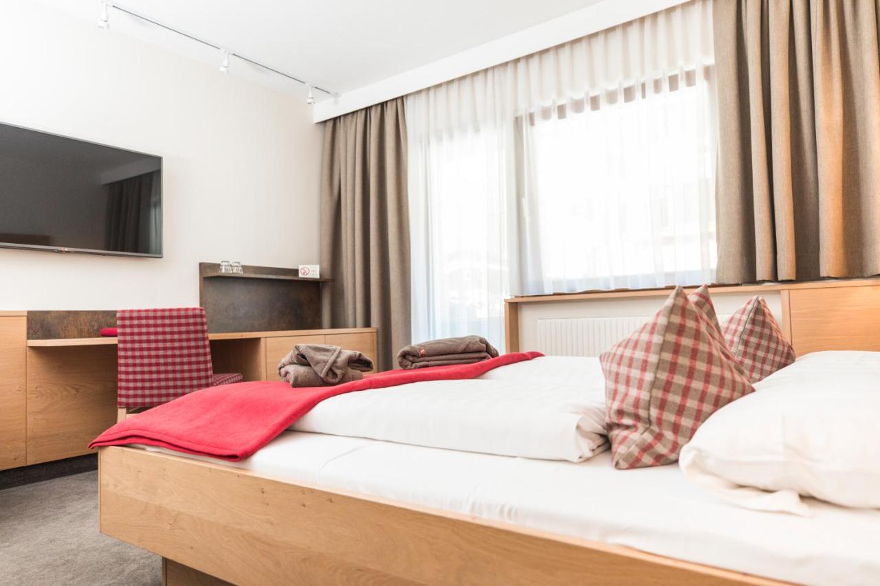 Hotel Eden Tux Ngoại thất bức ảnh